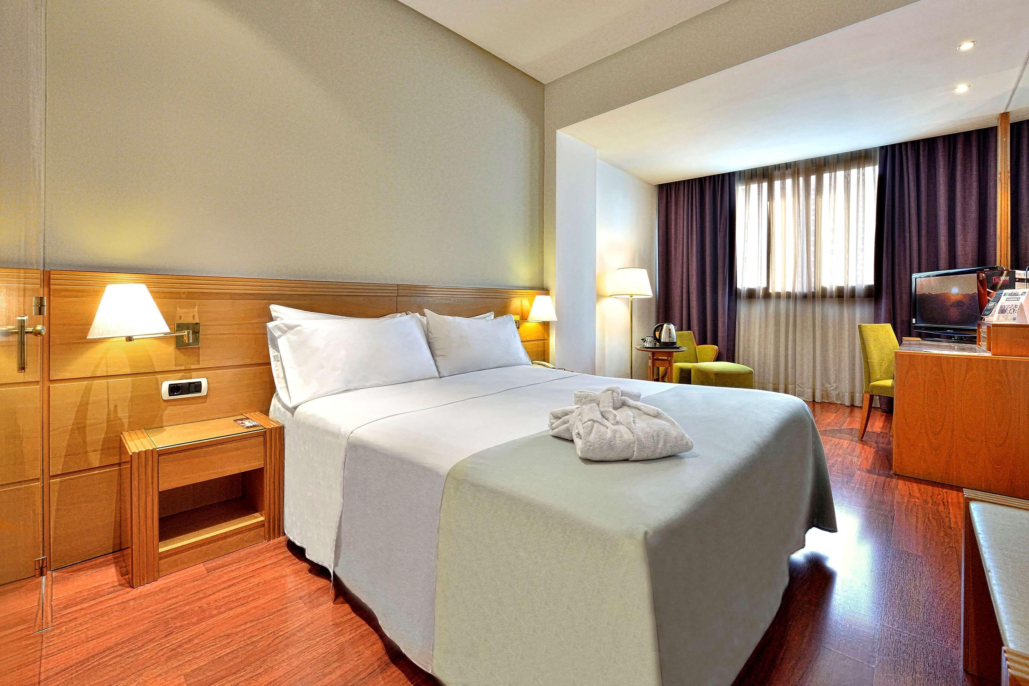 Hotel Málaga Alameda Centro Affiliated by Meliá Esterno foto