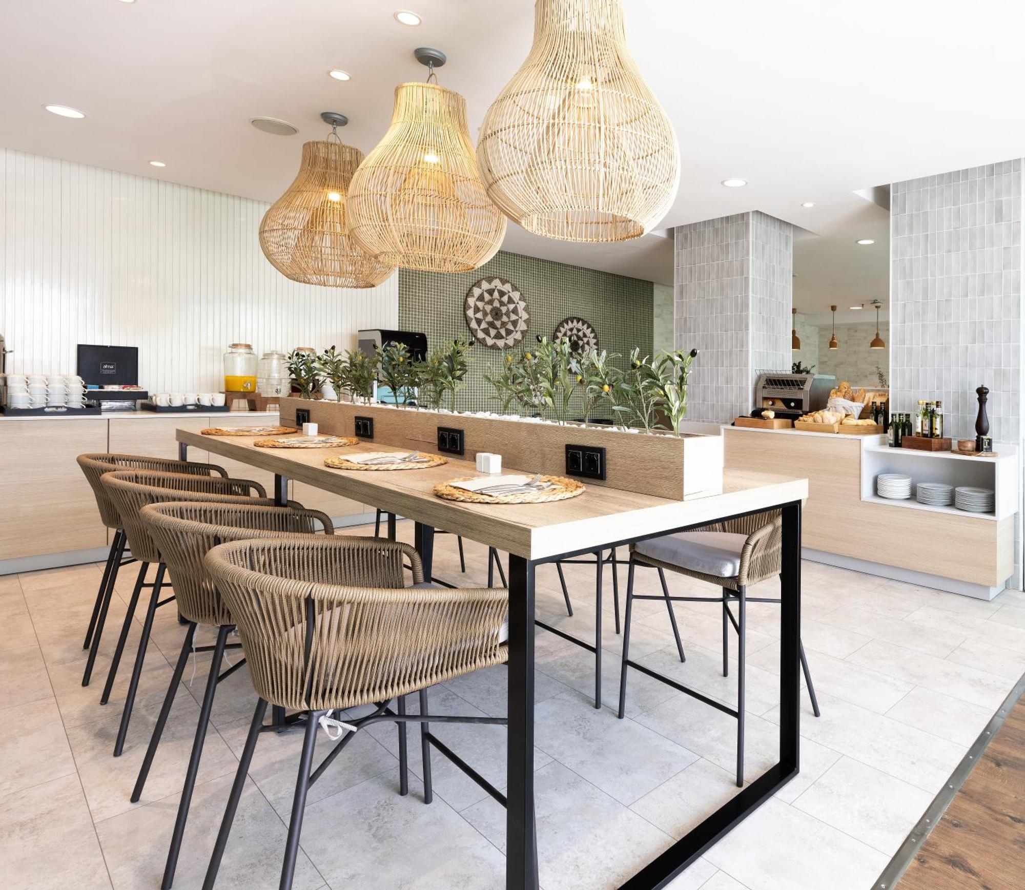 Hotel Málaga Alameda Centro Affiliated by Meliá Esterno foto